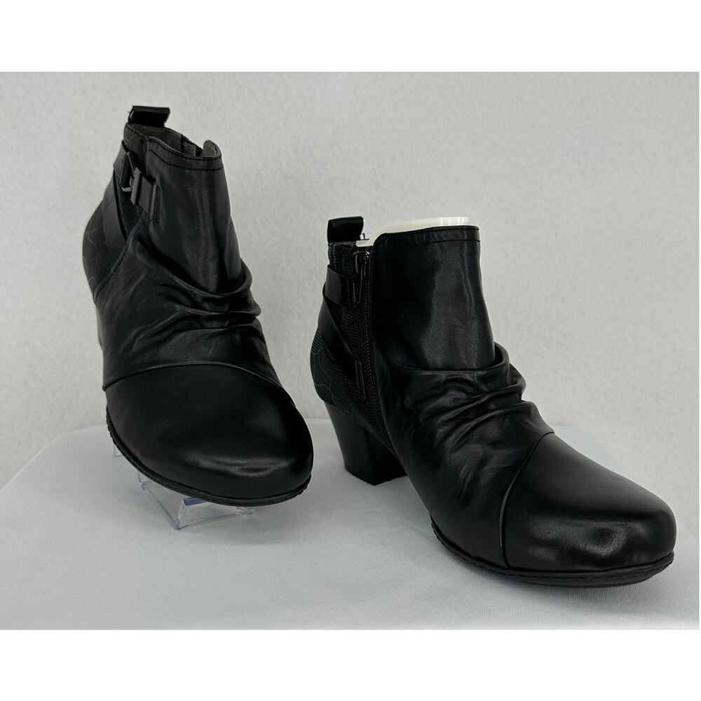 NWOT Earth Calgary Halifax Black Leather Side Zip Ankle Bootie 7.5W